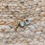 Gyöngyös betű medál (arany szín, nemesacél)