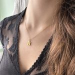 Nagy betű medál (arany szín)