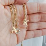 Nagy betű medál (arany szín)