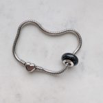 Charm karkötőhöz (ezüst szín)