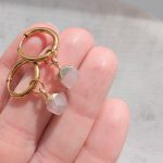 Ásványfüggős fülbevaló sokszög (arany)