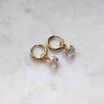 Ásványfüggős fülbevaló sokszög (arany)