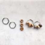 Hatszög fülbevaló bézs ásványokkal