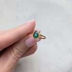 Sötétzöld csepp köves gyűrű