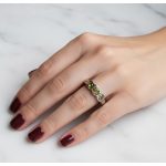 Rusztikus gyűrű zöld kövekkel (nemesacél)