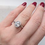 Ovális köves gyűrű (arany, ezüst változat)