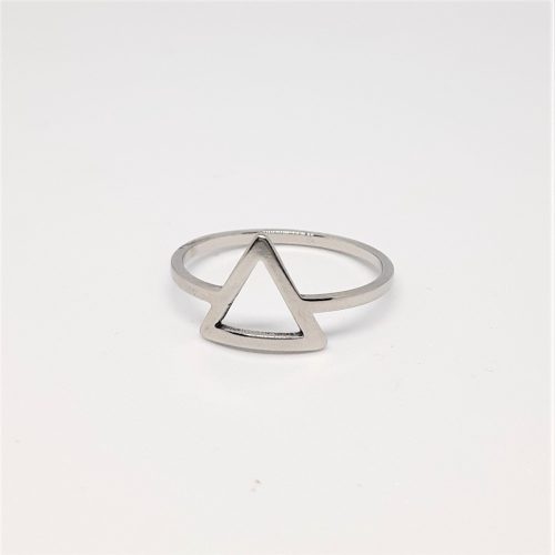 Minimalista gyűrű háromszöggel