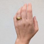 Vastag, átlós mintázatú gyűrű (arany szín, nemesacél)