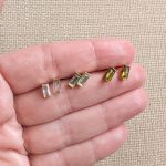 Téglalap köves fülbevaló (több színben)