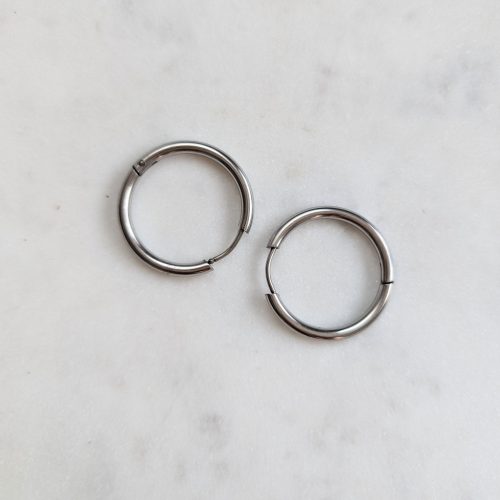 Hoop csatos karika fülbevaló (arany, ezüst)