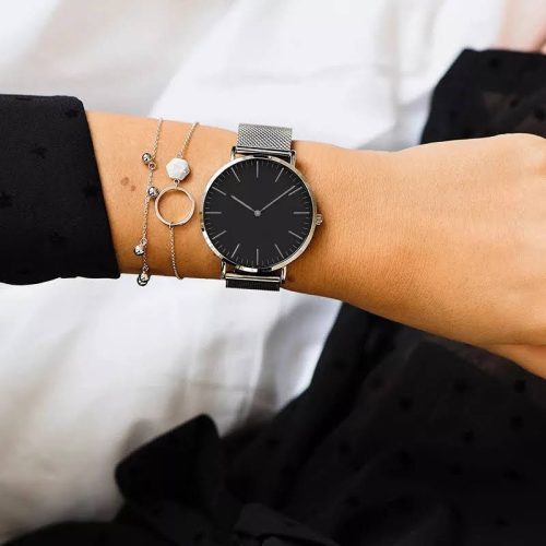 Ezüst minimalista óra (fekete)