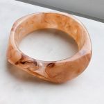 Áttetsző vastag karperec