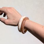 Vékony akril karperec