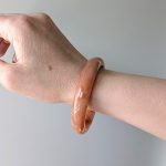 Vékony akril karperec