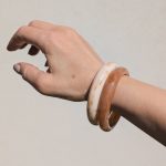 Vékony akril karperec