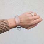 Átlátszó karperec