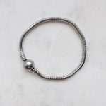 Vastag kígyókarkötő gömb csattal (nemesacél)