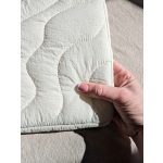 Offwhite (törtfehér) vízálló laptop tok hullámos steppeléssel