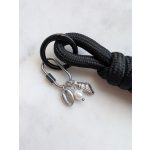 Ezüst- fekete táskadísz nyári függőkkel