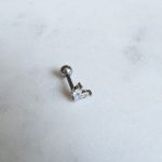 Levél piercing (ezüst) gömb hátsó résszel