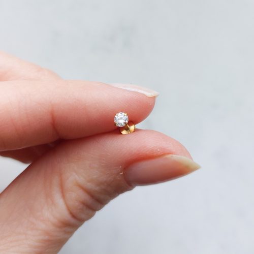 Fülpiercing cirkóniakővel 3mm (arany, ezüst) antiallergén nemesacél